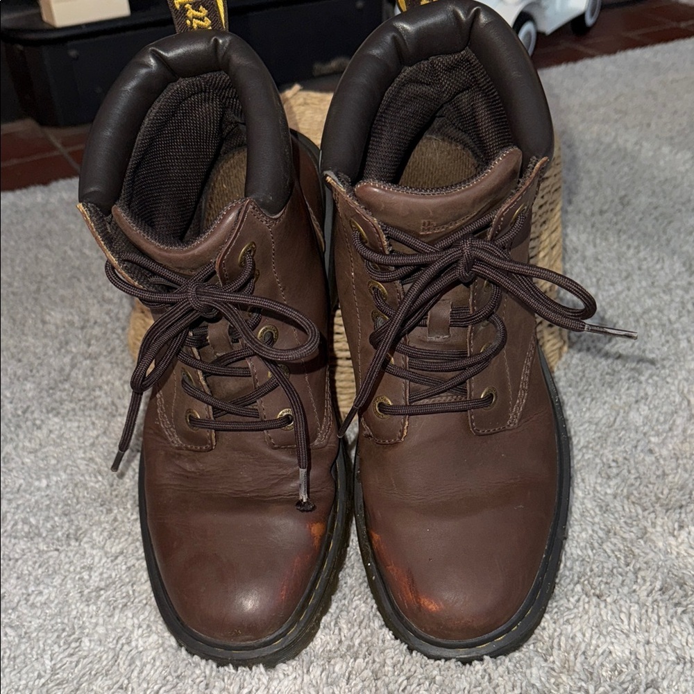 Doc Martens airwair Cartor combat boots distressed look brown leather men’s 10